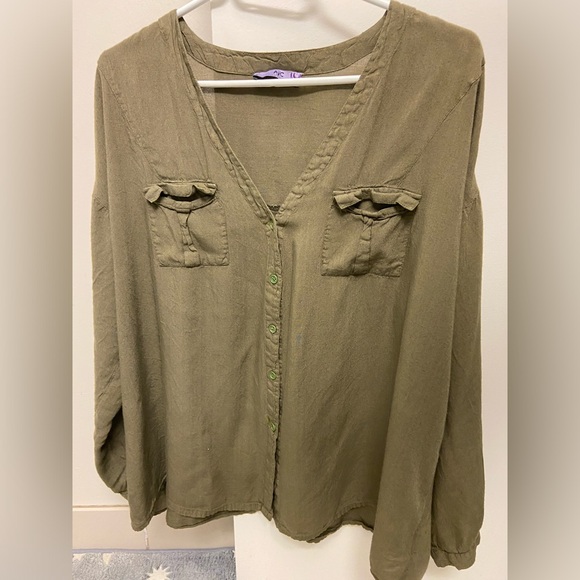 🆓 with purchase Women's khaki green button up blouse -fair preowned condition - Picture 1 of 7